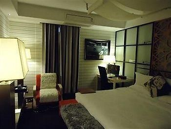Zhengzhou Yujia Hotel Cultural Road Buitenkant foto
